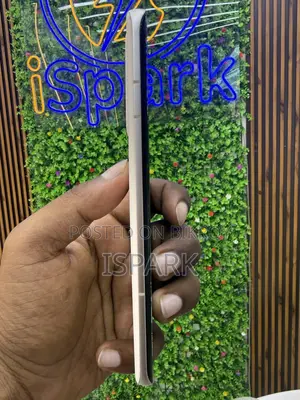মটোরোলা এজ ৫০ প্রো ২৫৬ জিবি