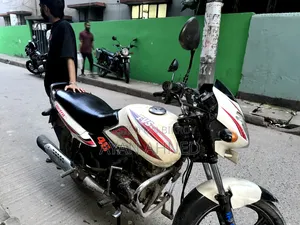 টিভিএস মেট্রো ২০১৬ সাদা