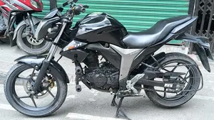 সুজুকি জিক্সার মনোটোন ২০২২ ব্ল্যাক