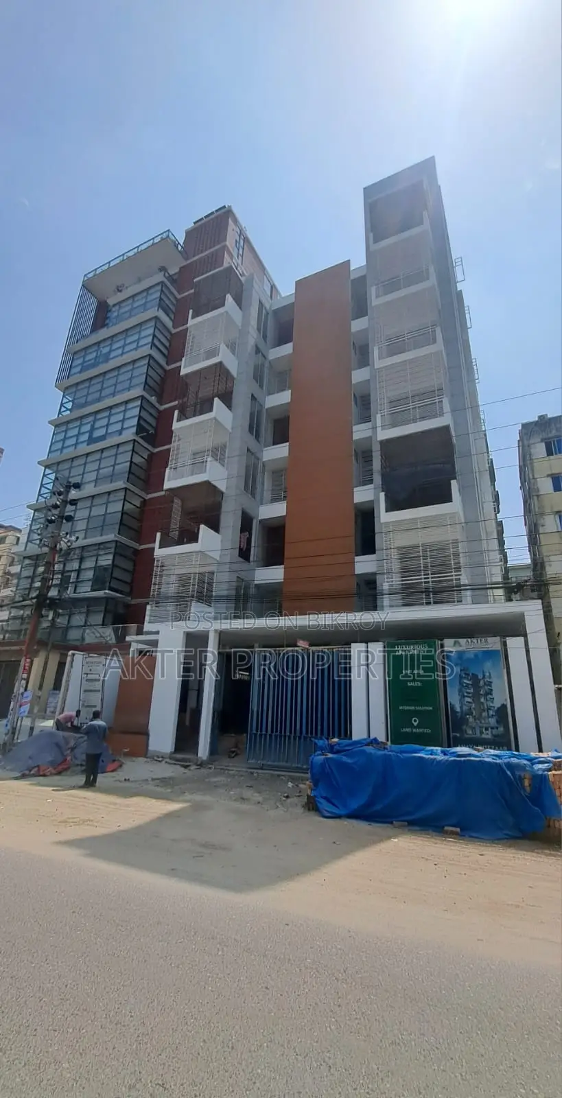 4-Bedroom Apartment in Aftab Nagar for sale