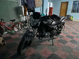 কিওয়ে আরকেএস ১২৫ ২০২২ কালো