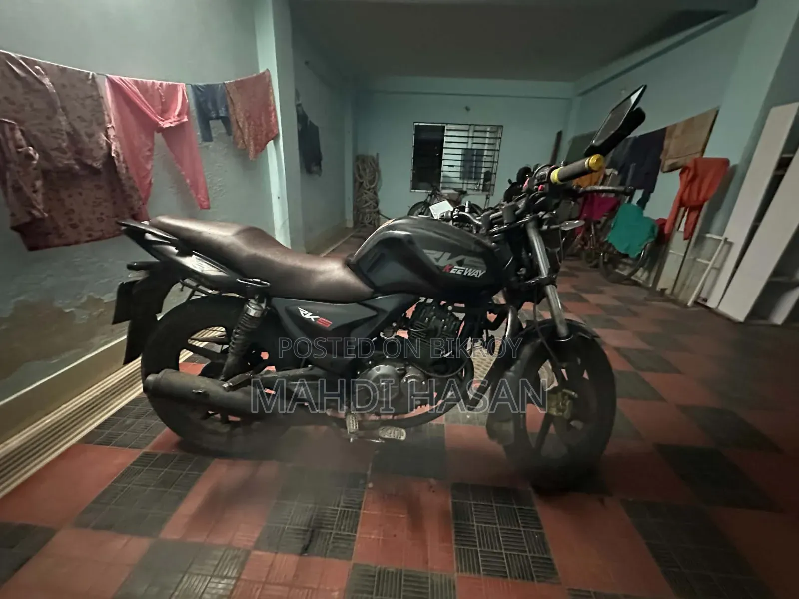 কিওয়ে আরকেএস ১২৫ ২০২২ কালো