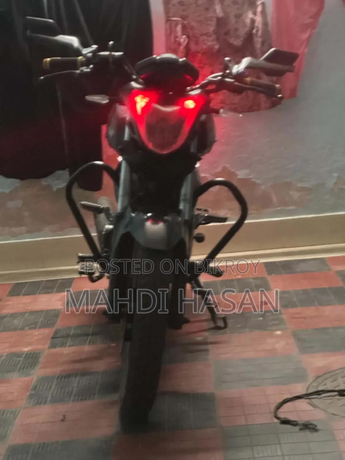 কিওয়ে আরকেএস ১২৫ ২০২২ কালো