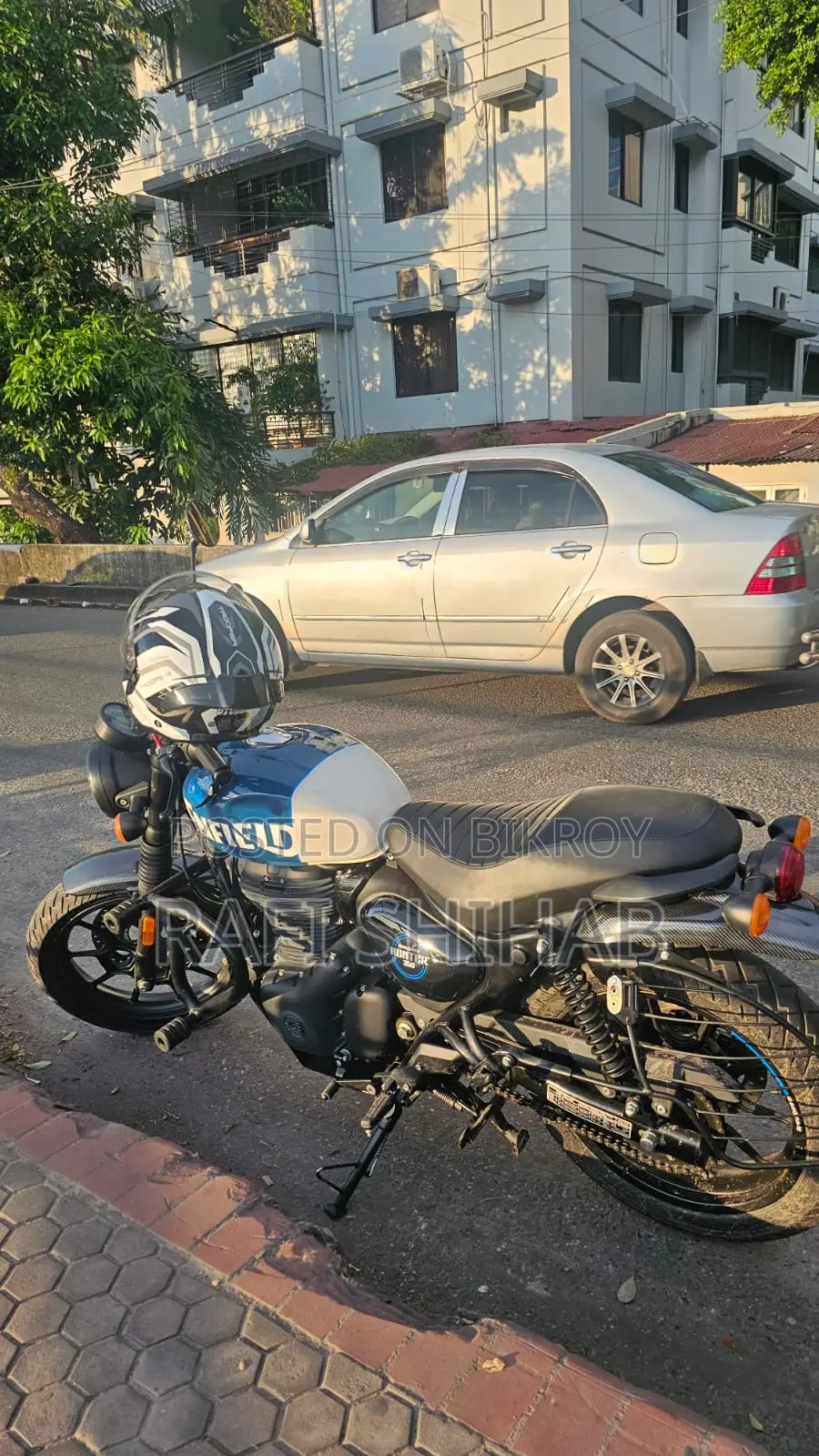 রয়্যাল এনফিল্ড হান্টার ৩৫০ ২০২৫ নীল