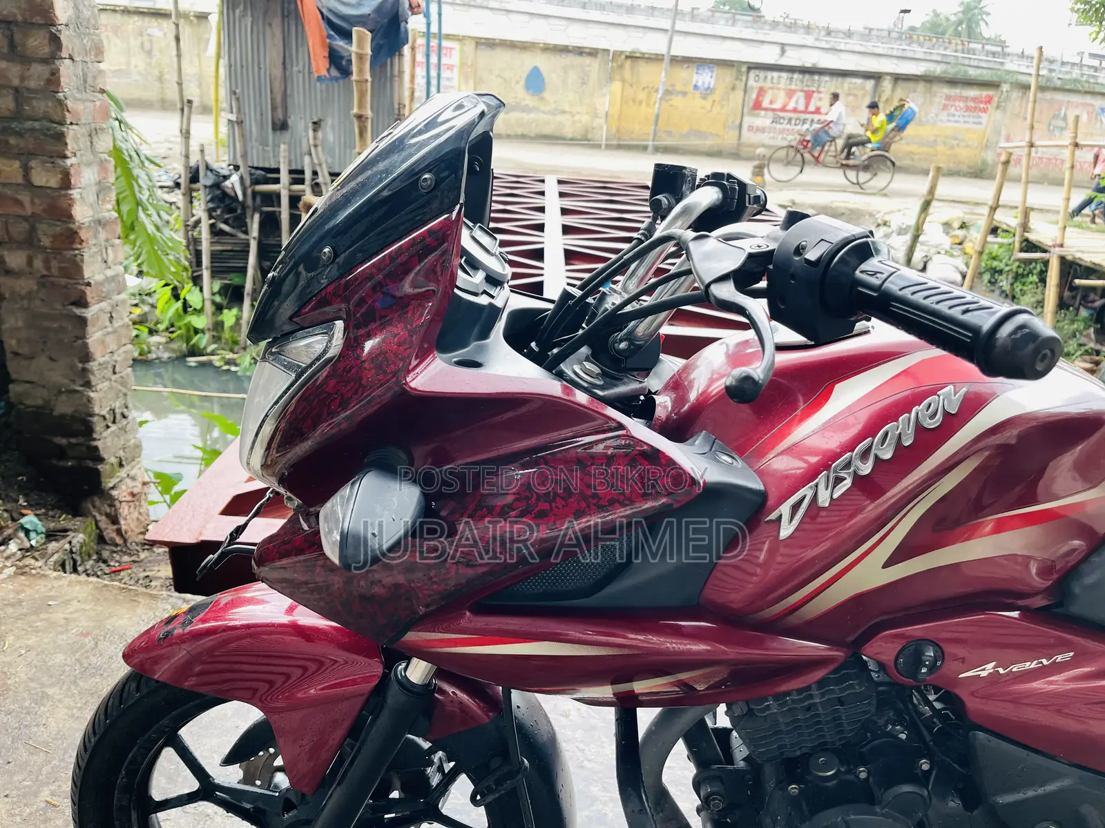 Bajaj Discover 150F 2017 Red