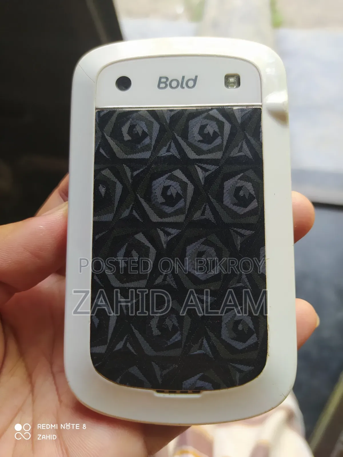 BlackBerry Bold Touch 9900 8 GB White