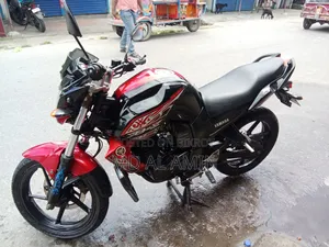ইয়ামাহা এফজেড ২০১৬ কালো
