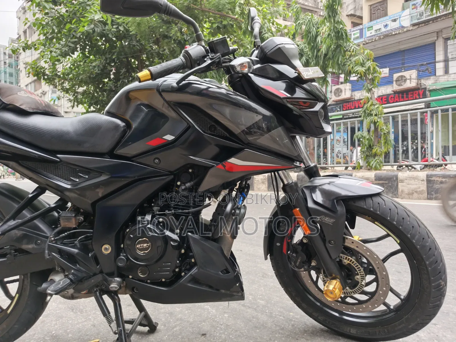 বাজাজ পালসার এনএস ১৬০ ২০২৩ কালো