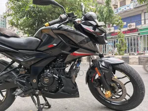 বাজাজ পালসার এনএস ১৬০ ২০২৩ কালো