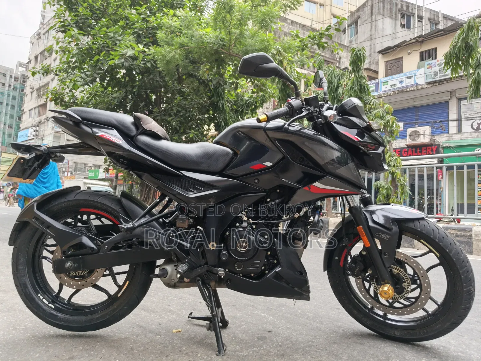বাজাজ পালসার এনএস ১৬০ ২০২৩ কালো