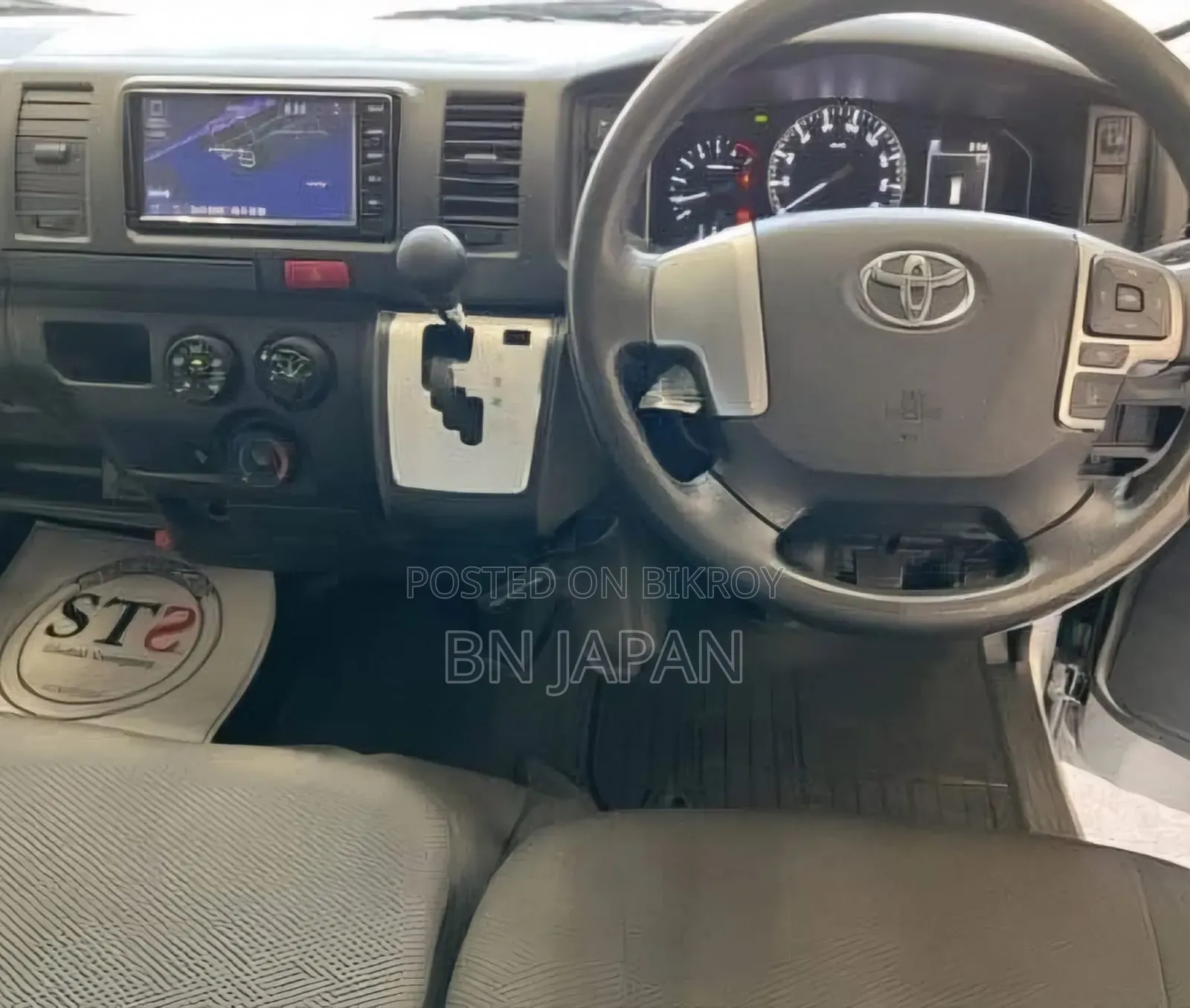 Toyota HiAce 2020 Silver