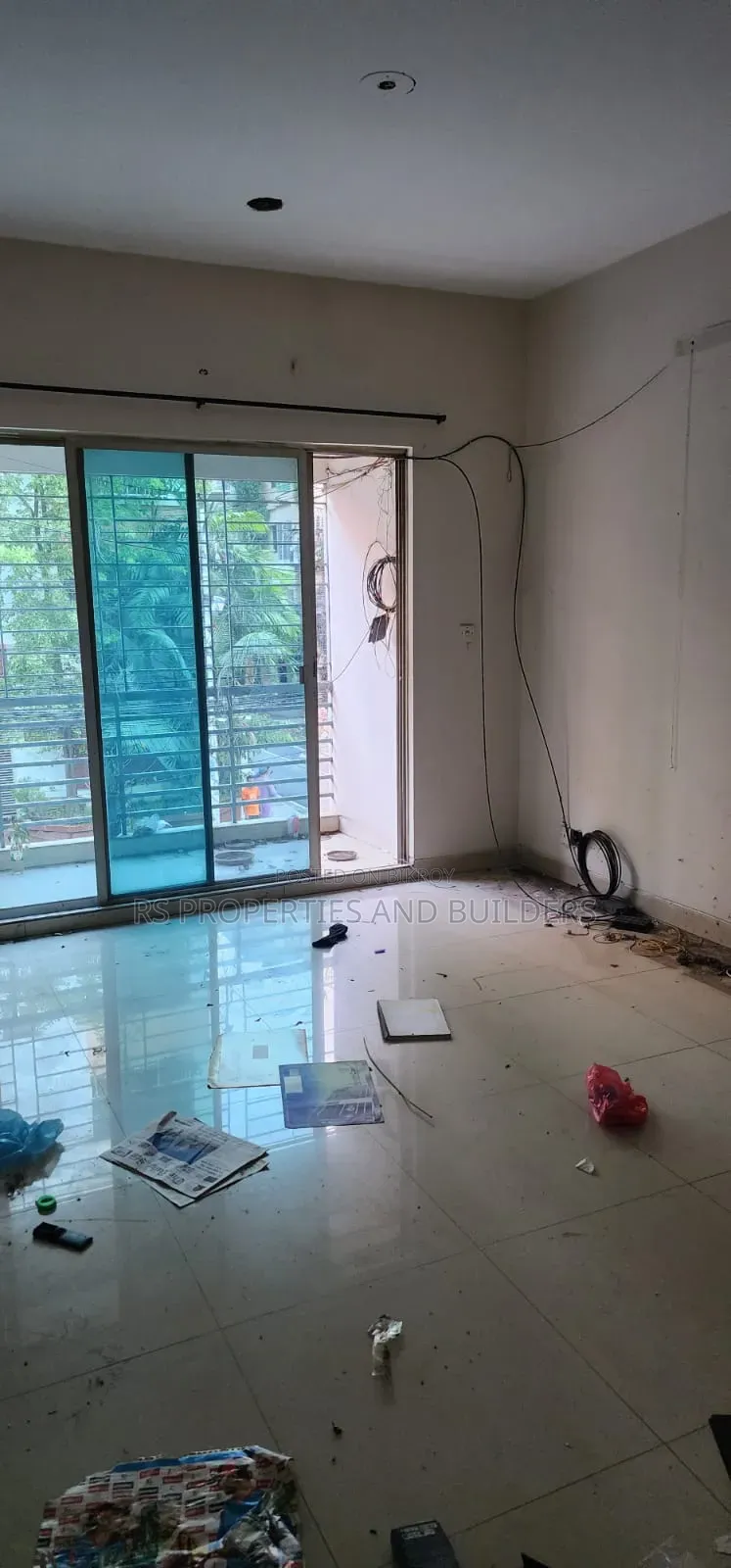 Furnished 3-bedroom Apartment in Uttara for sale