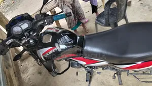 বাজাজ ডিসকভার ১২৫ ২০২২ ব্ল্যাক