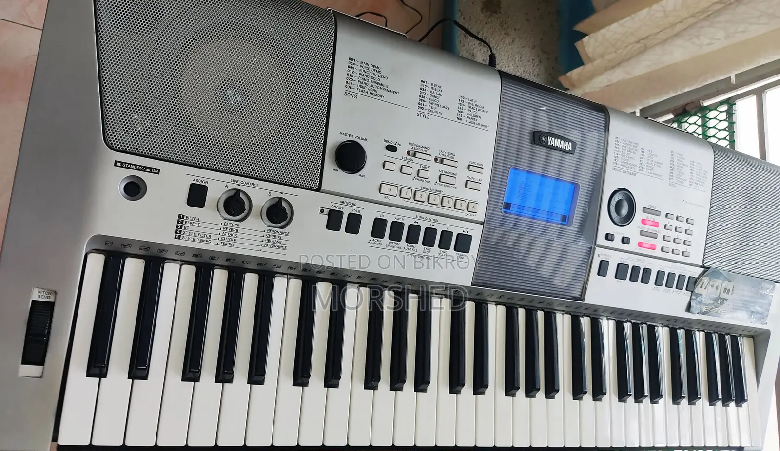 Yamaha PSR E-413 Touch Sensitive Keyboard (Midi + Live)