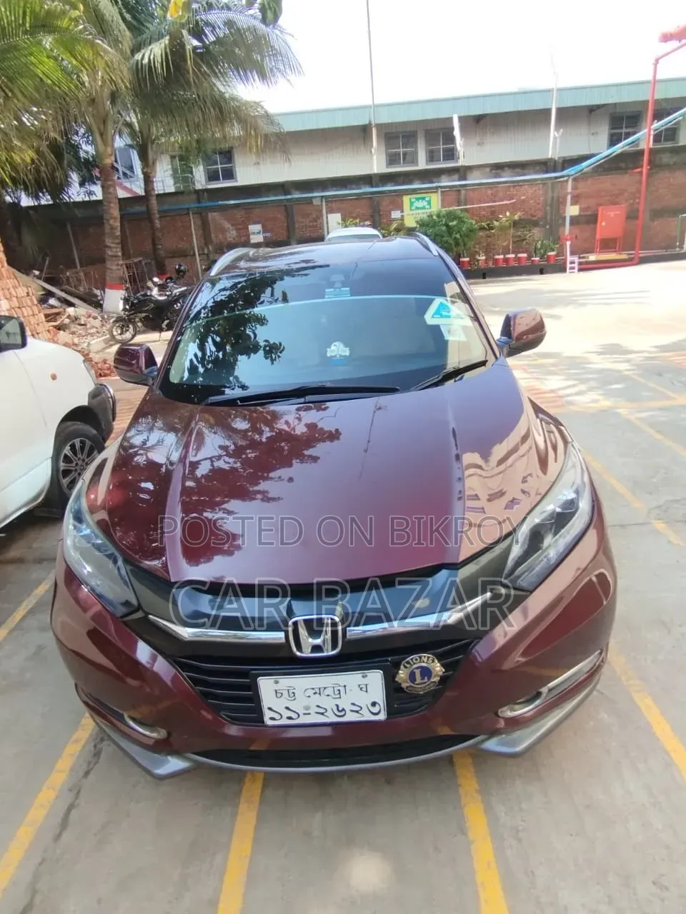 Honda Vezel 1.5 2WD 2014 Maroon