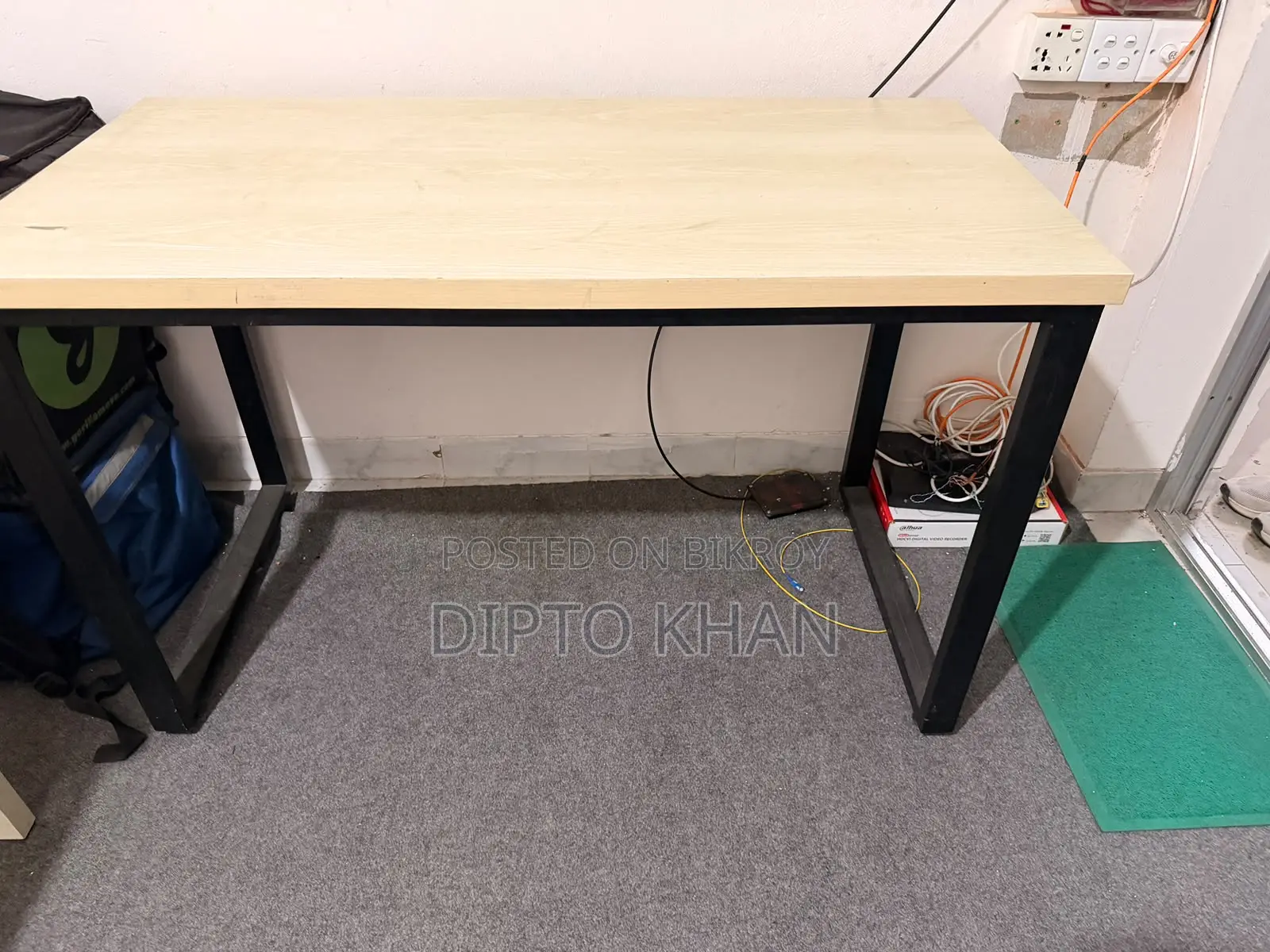 Wooden Metal Stand Table