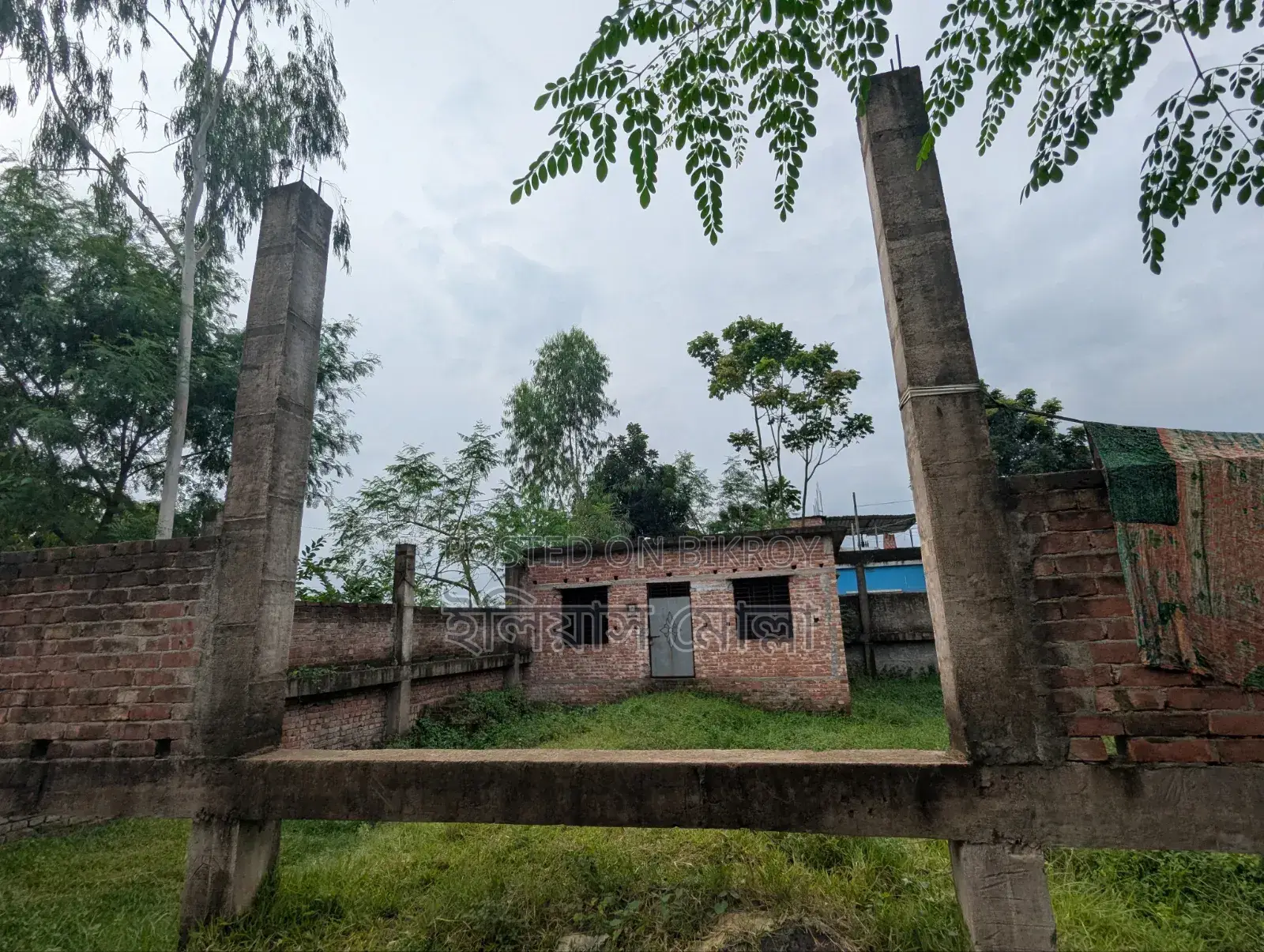 Land for sale near Ati Bazar, with house.