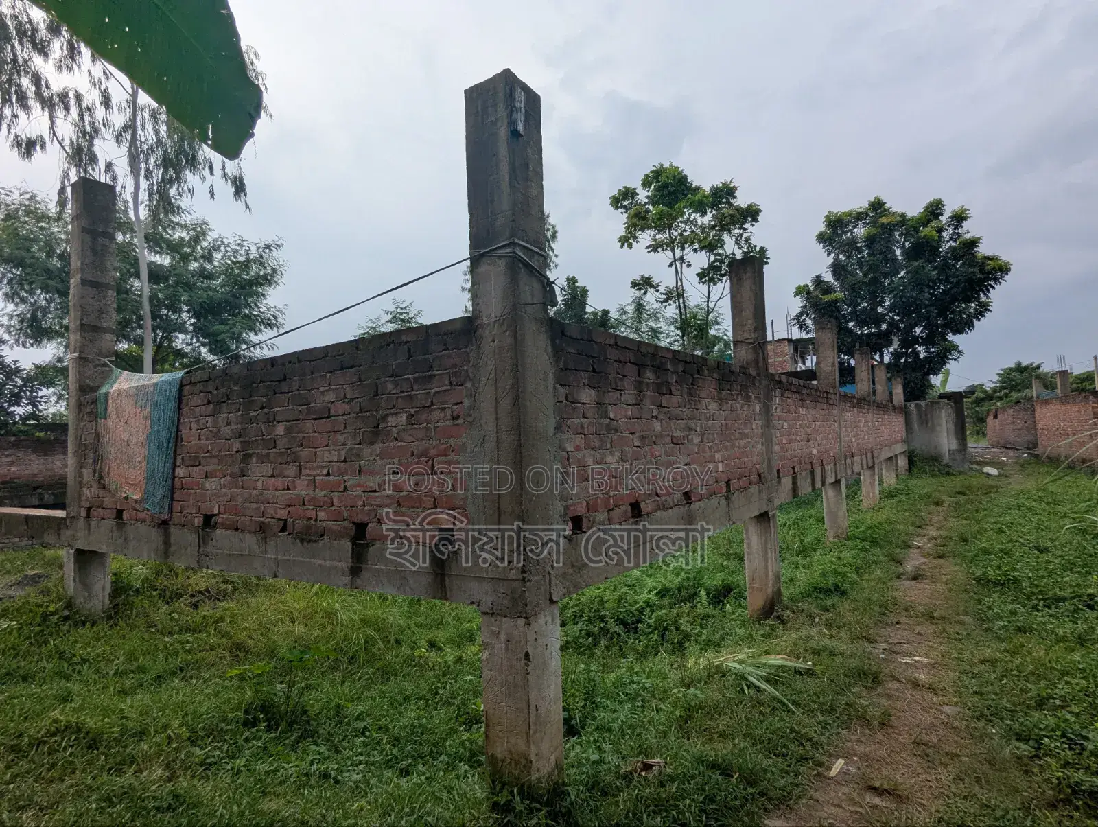 Land for sale near Ati Bazar, with house.