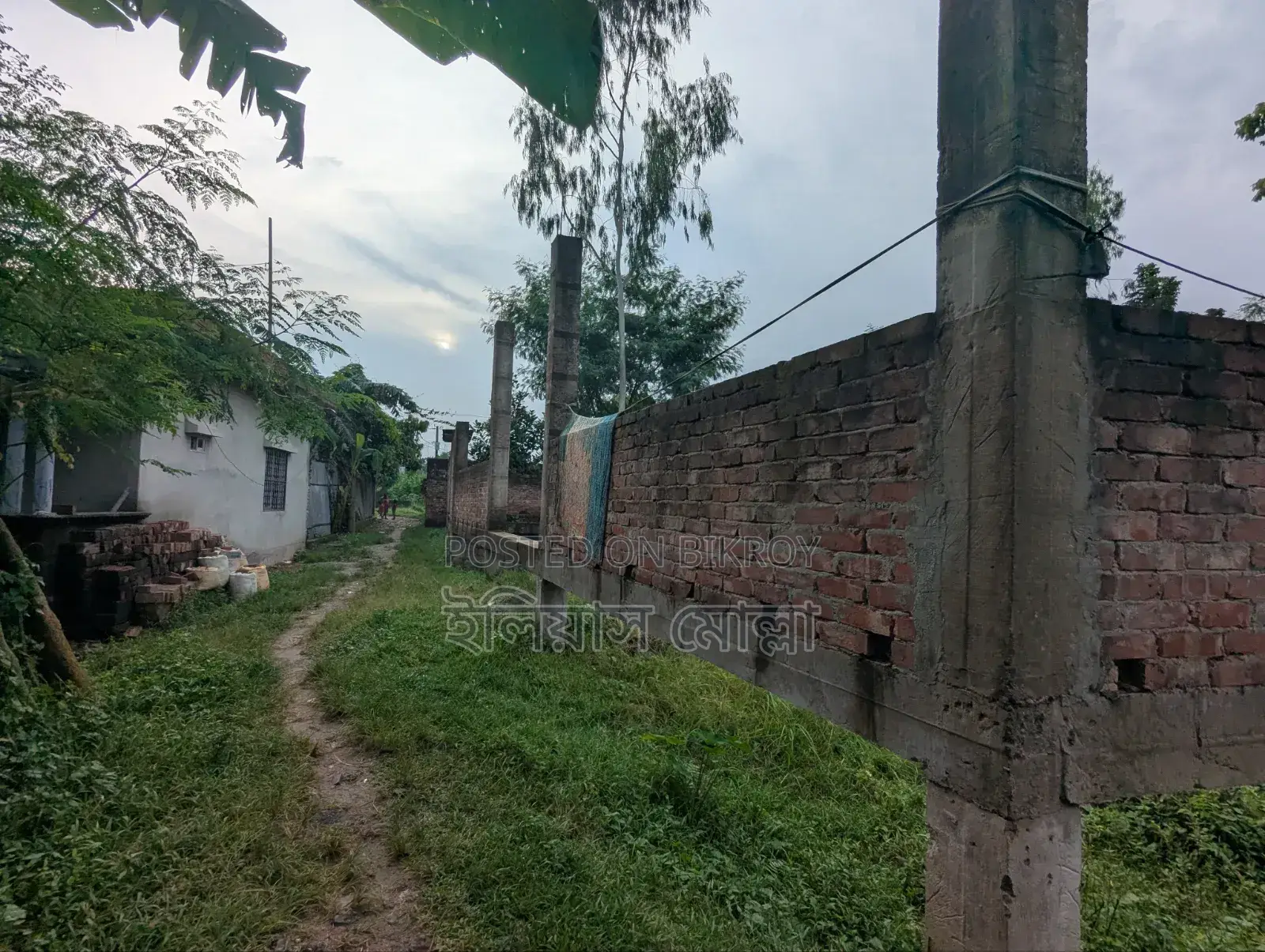 Land for sale near Ati Bazar, with house.
