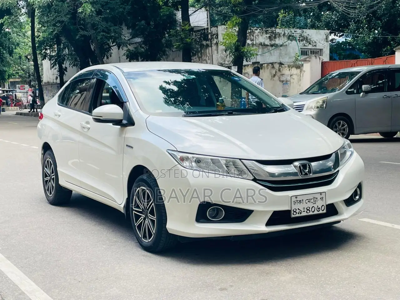 নতুন হোন্ডা গ্রেস ২০১৭ পার্ল