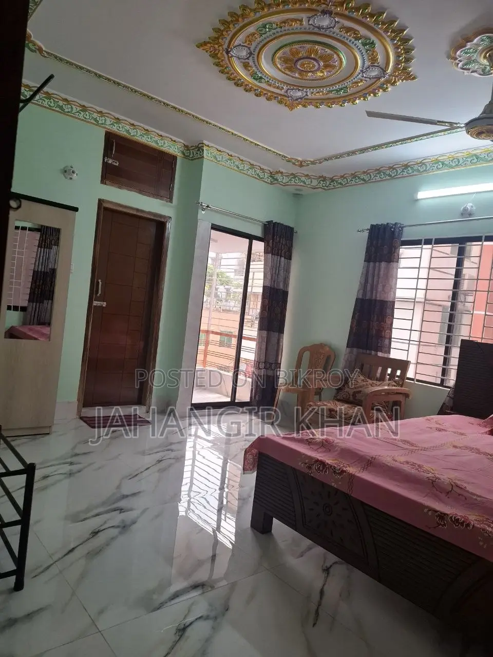 দক্ষিণ বনশ্রীতে ভাড়ার জন্য আসবাবপত্রসহ ৪ বেডরুমের অ্যাপার্টমেন্ট