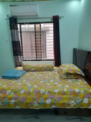 দক্ষিণ বনশ্রীতে ভাড়ার জন্য আসবাবপত্রসহ ৪ বেডরুমের অ্যাপার্টমেন্ট