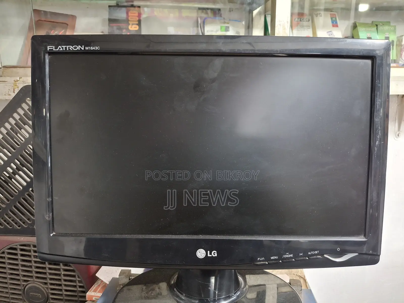 মনিটর টা ফুল ফ্রেশ কোন কাজ করানো হয়নি