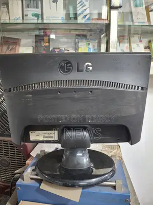 মনিটর টা ফুল ফ্রেশ কোন কাজ করানো হয়নি