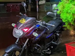 বাজাজ পালসার ১৫০ ২০১২ ব্ল্যাক