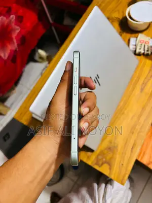 Apple iPhone 15 128 GB White