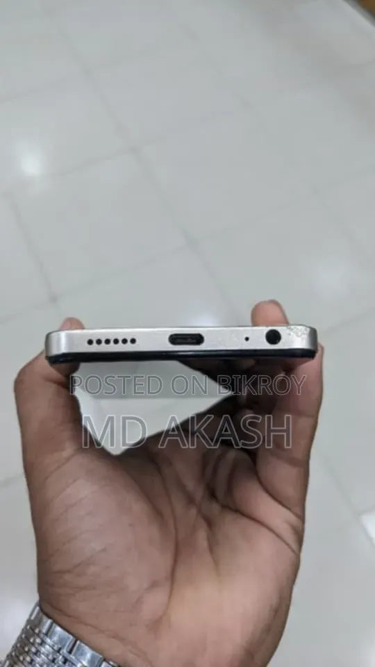ইনফিনিক্স স্মার্ট ৮ ৬৪ জিবি গোল্ড