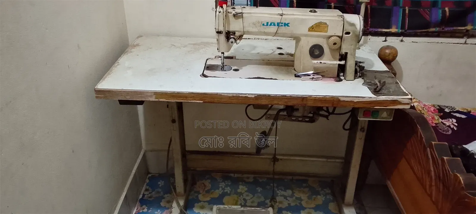 Good condition Jack brand sewing machine