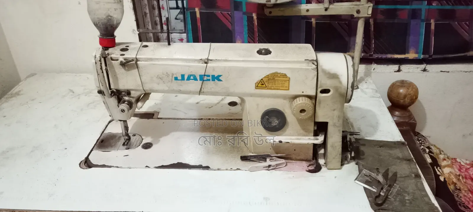 Good condition Jack brand sewing machine
