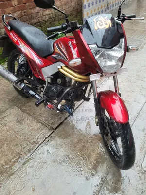 Mahindra Gusto 2017 Red