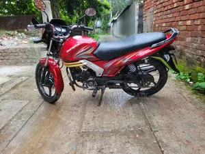 Mahindra Gusto 2017 Red