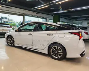 Toyota Prius 2021 Pearl