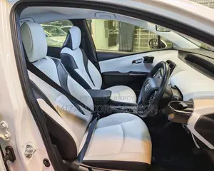Toyota Prius 2021 Pearl