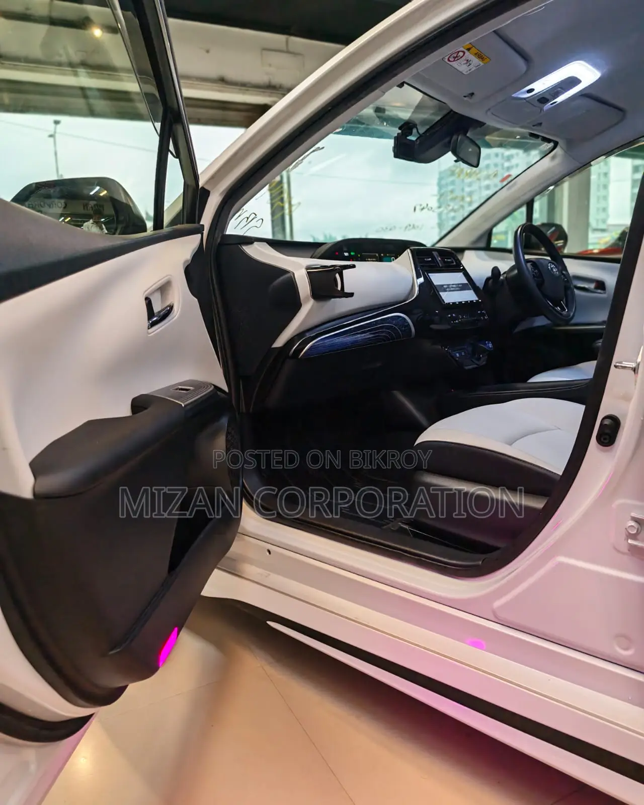Toyota Prius 2021 Pearl