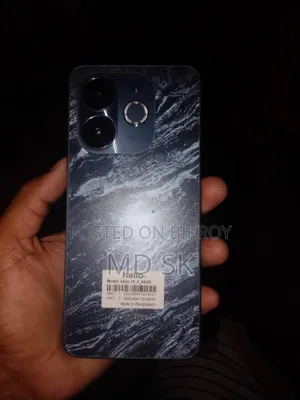 Helio 15 128 GB Black