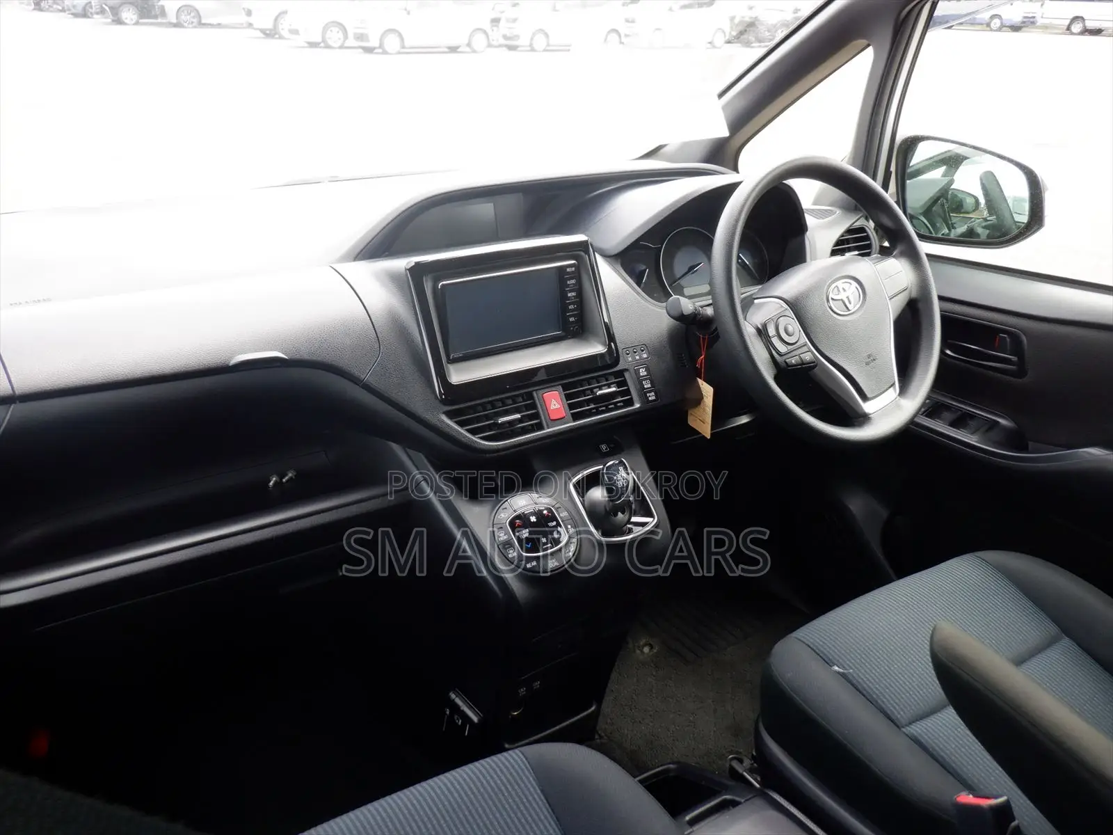 Toyota Noah 1.8 Front Wheel Drive Hybrid (7 Seater) 2021 Silver