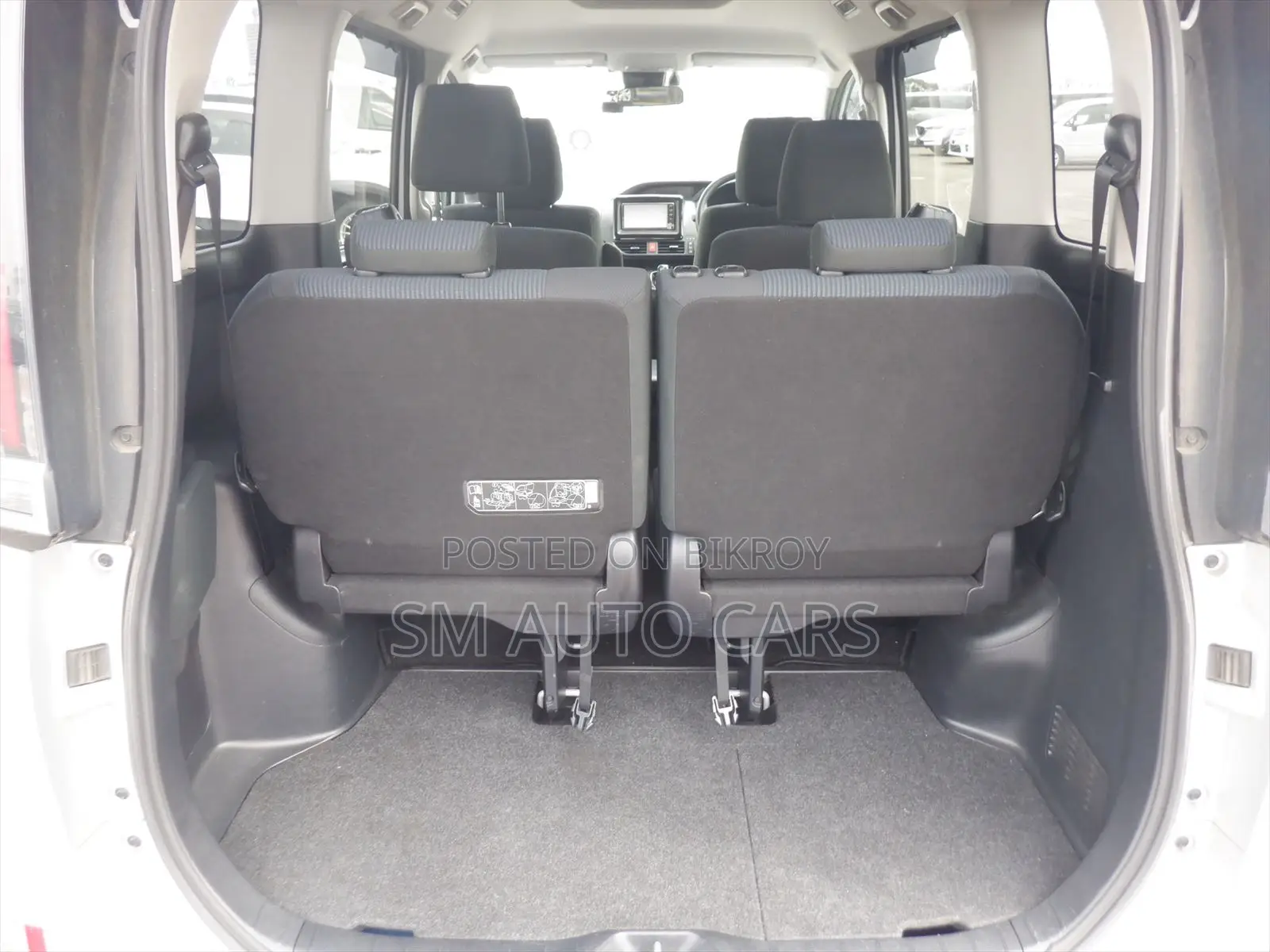 Toyota Noah 1.8 Front Wheel Drive Hybrid (7 Seater) 2021 Silver