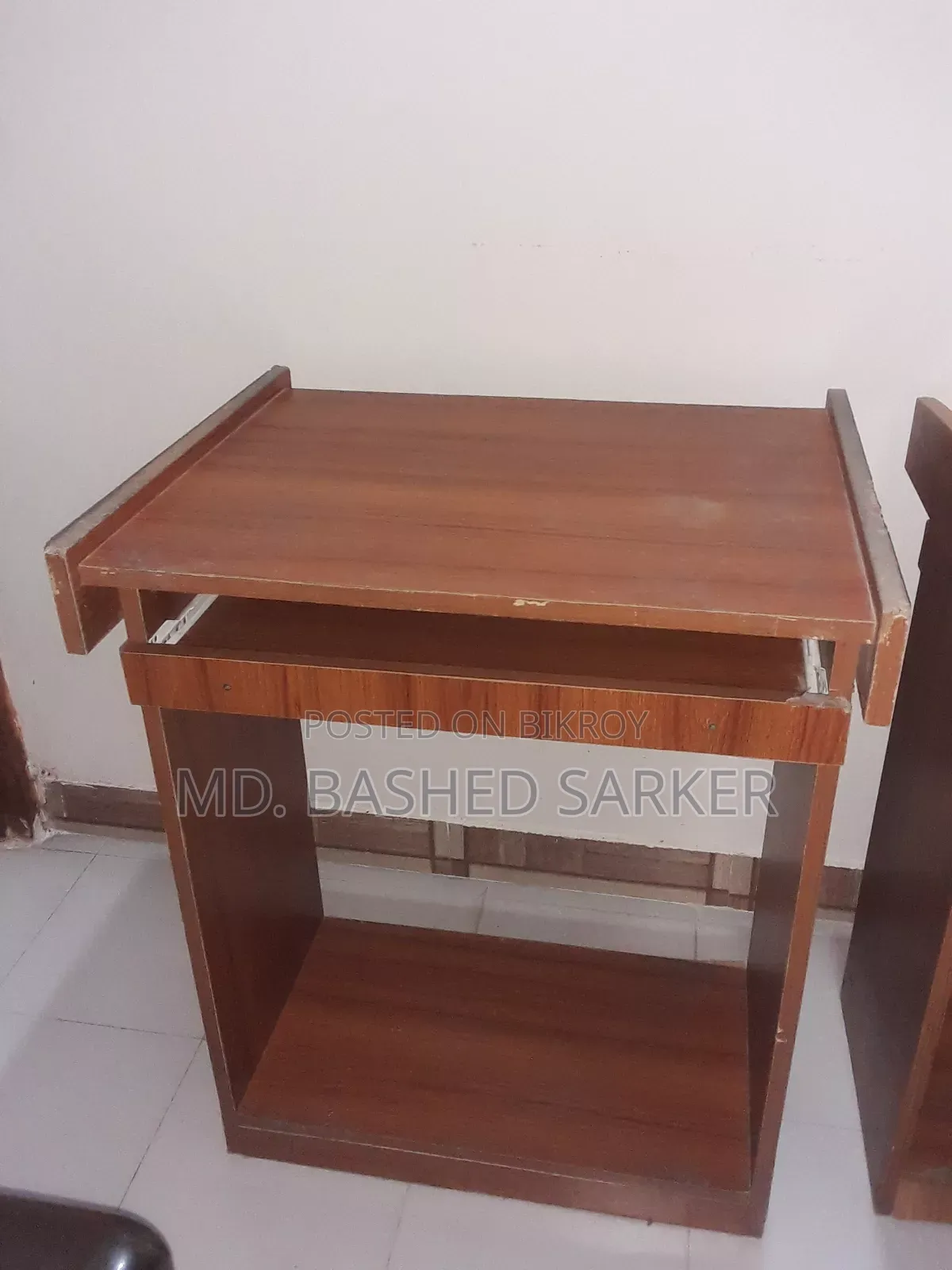 Computer table for sale