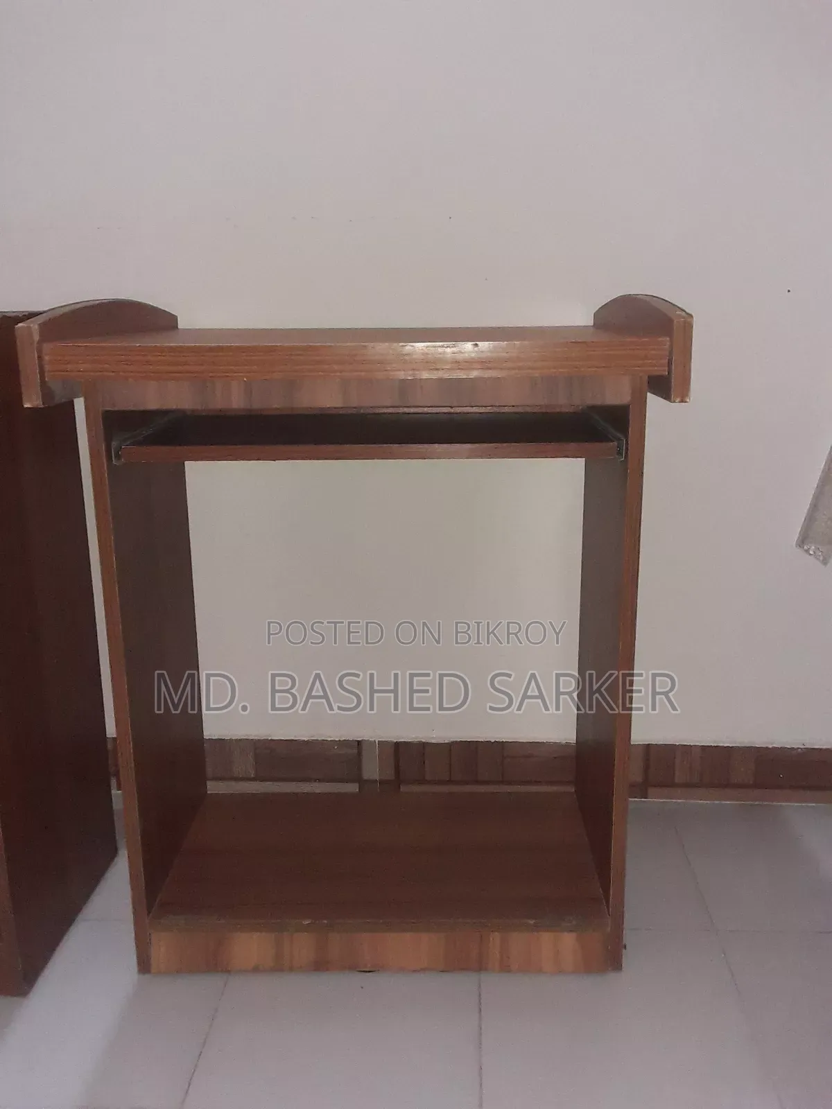 Computer table for sale