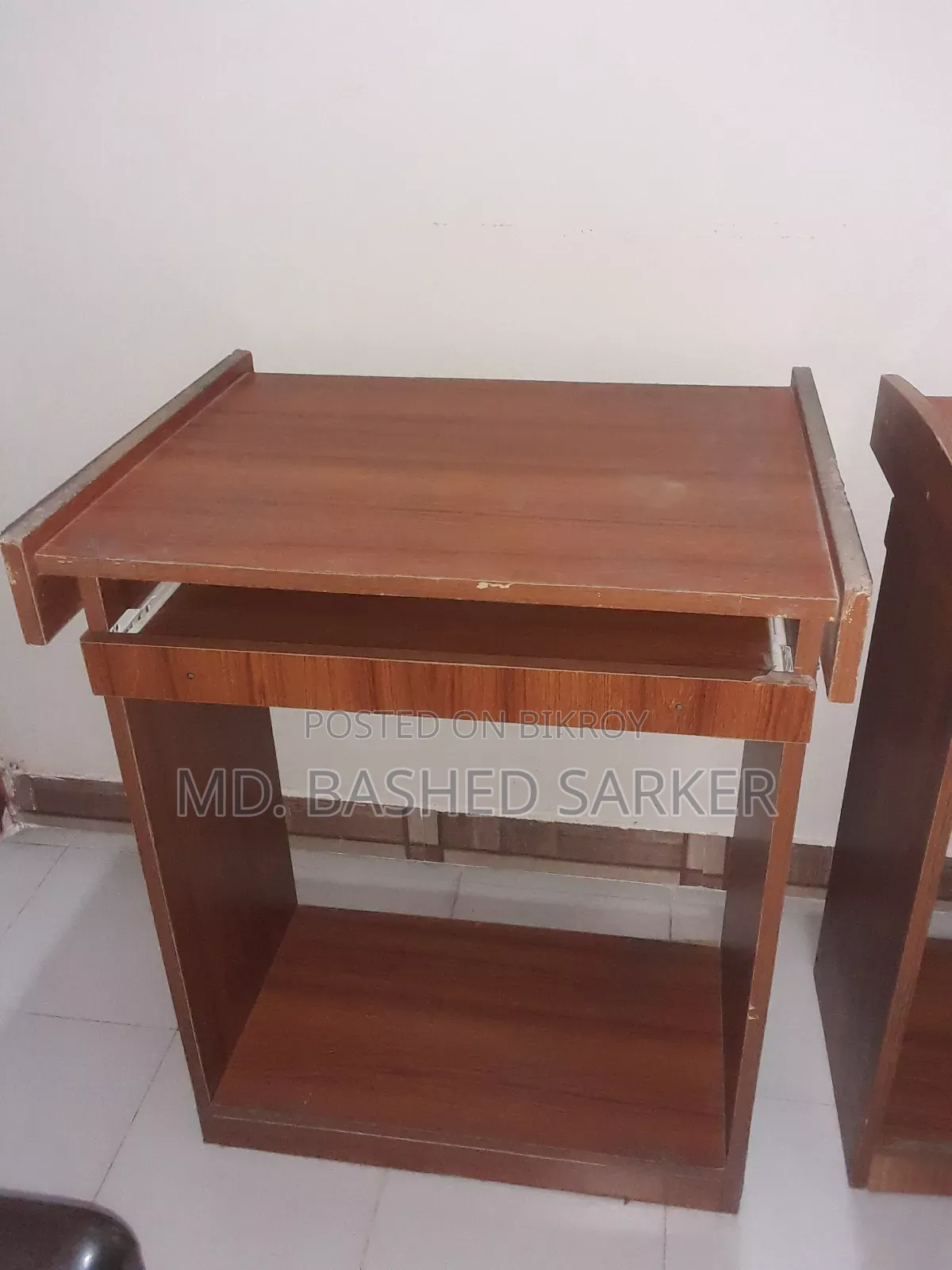 Computer table for sale