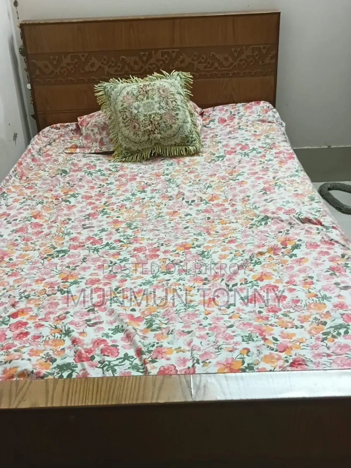 Semi Double Bed