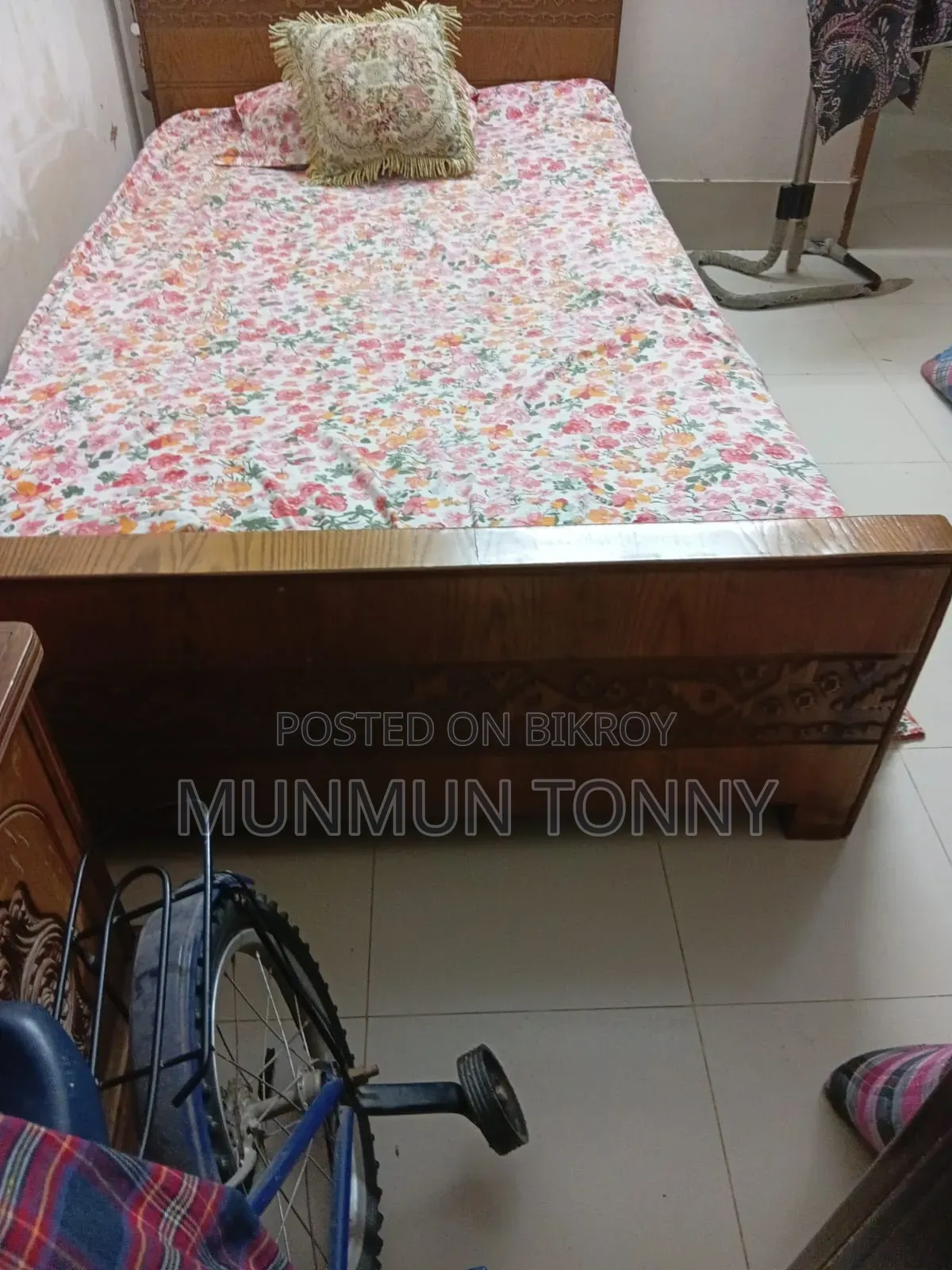 Semi Double Bed