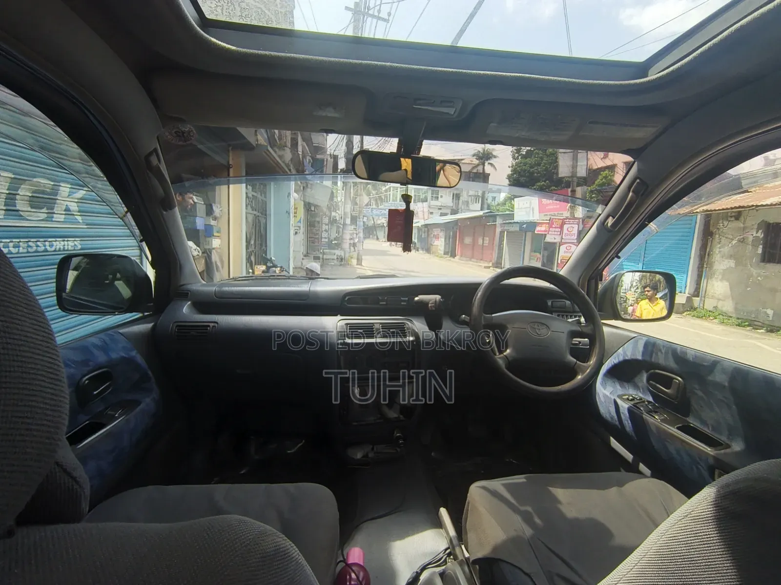 Toyota Noah 2001