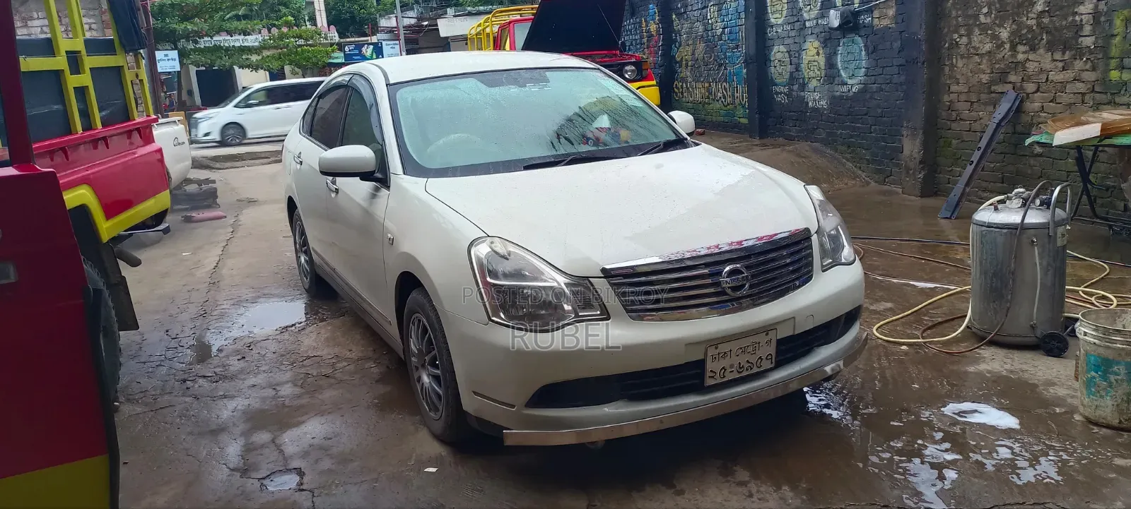 নিসান ব্লুবার্ড ২০০৫ পার্ল