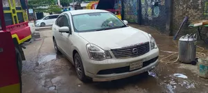 নিসান ব্লুবার্ড ২০০৫ পার্ল