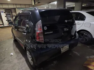 টয়োটা পাসো ২০০৬ কালো